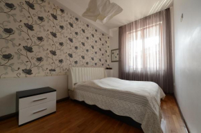 Отель Meri's Apartment  Батуми